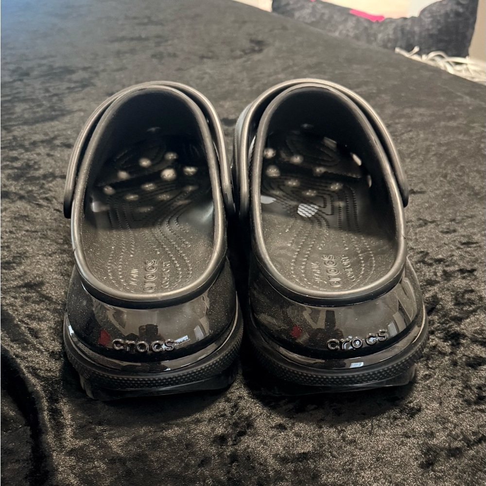 Mega Crocs - image 3